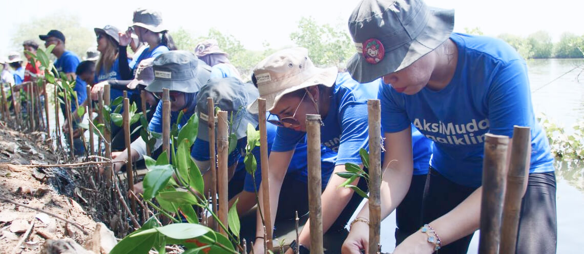 J Trust Bank dan Econusa Gelar Aksi Muda Jaga Iklim di Mangrove Center Tanjung Pasir